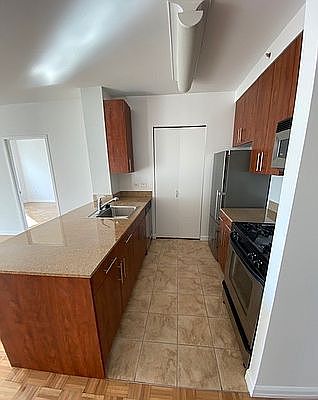 1st image of 888 Main St APT 841