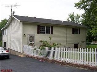 4156 Lakeview Dr, Hillsboro, MO 63050