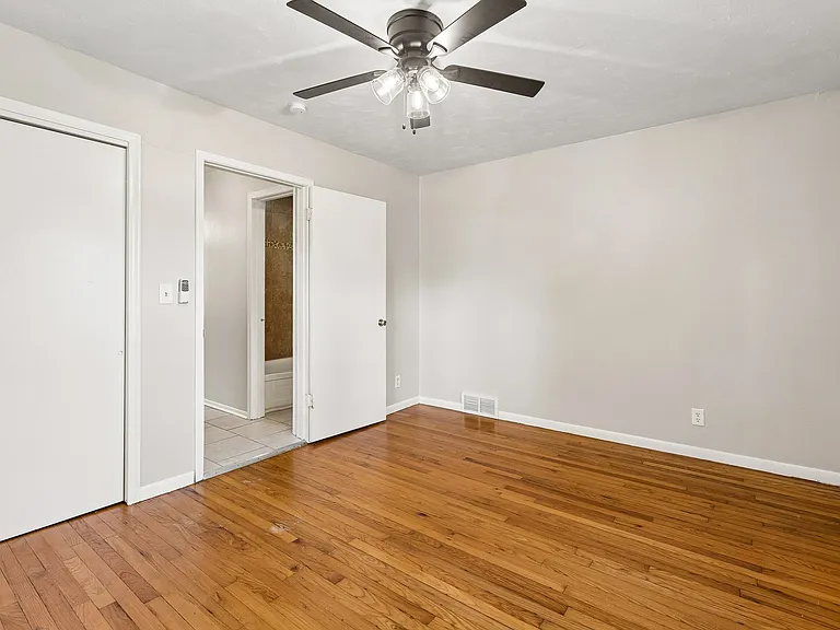 3915 Crown Point Ave — Photo 16