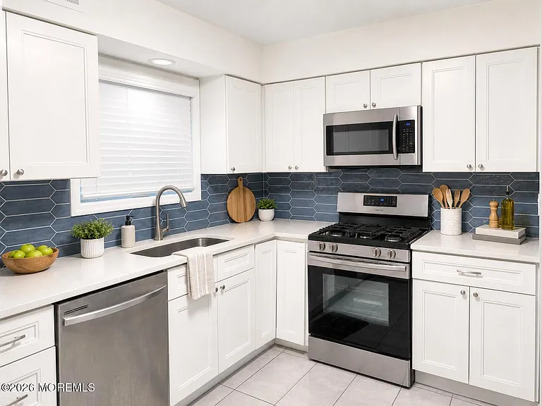 162 Linden Ave #B — Photo 5