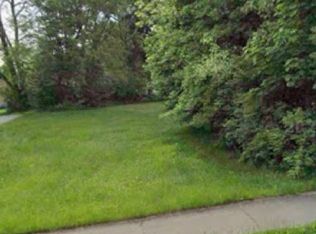 Mercer Ave, Akron, OH 44320