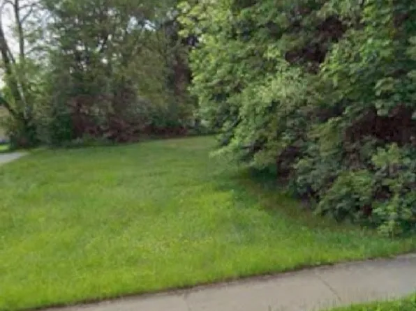 Mercer Ave, Akron, OH 44320