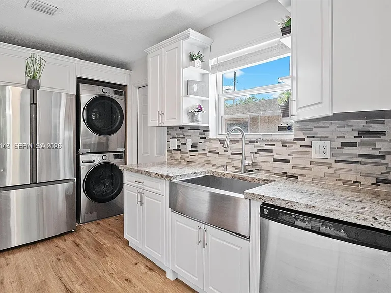 4276 SW 56th Ave — Photo 9