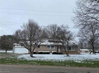 5671 E State Rd, Newcomerstown, OH 43832