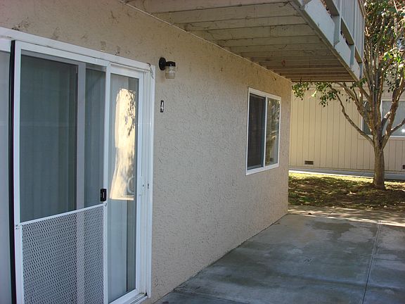 2nd image of 1003 3rd St #4