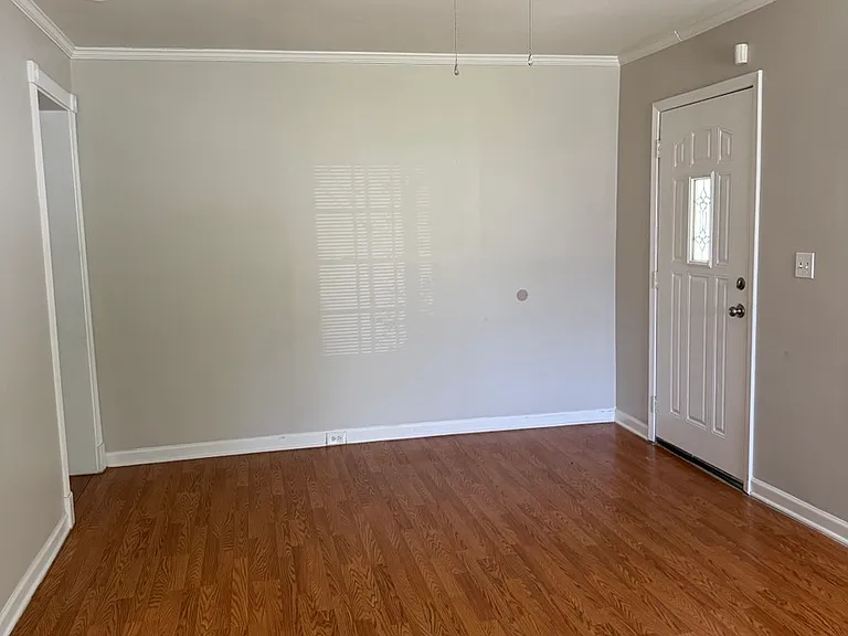 4204 Newton Dr NE — Photo 5