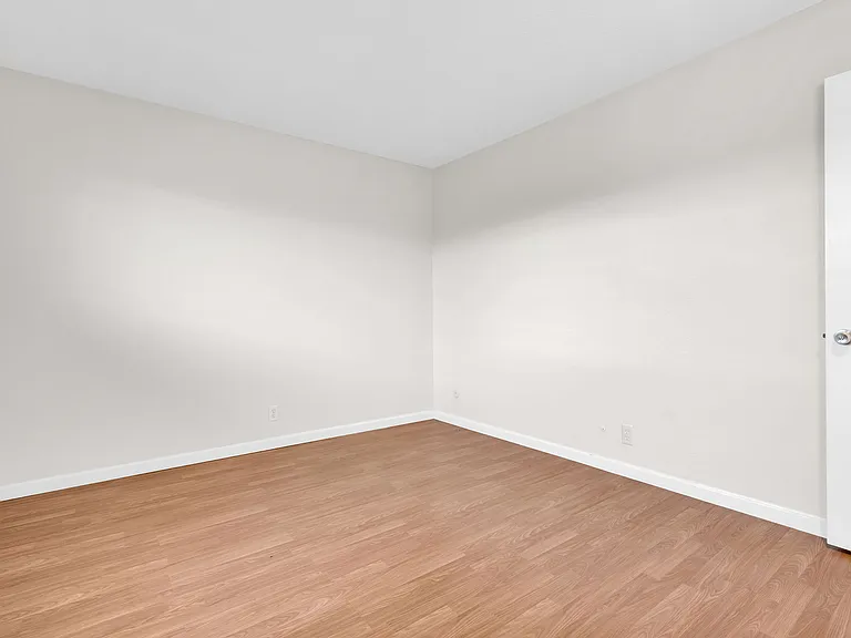 945 Kearney St #12 — Photo 35