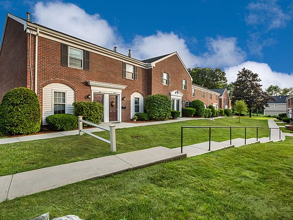 Our convenient location connects classic New England tradition with the busy industry of the MetroWest area