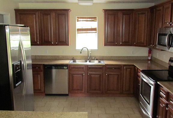 3rd image of 26917 Savery Ln