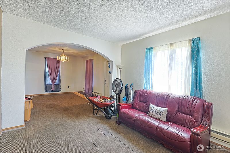 3rd image of 809 E Morton Street
