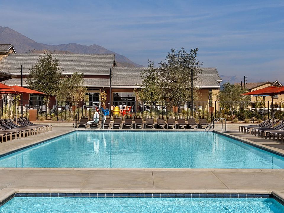 Image of the pool amenity