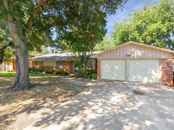 5417 Susan Lee Ln, North Richland Hills, TX 76180