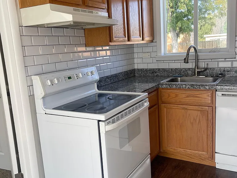 155 S Harlan St — Photo 4