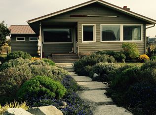 2467 Sunlight Beach Rd, Clinton, WA 98236