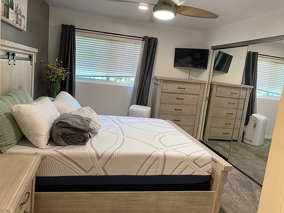 4th image of 4570 54th St Unit 207