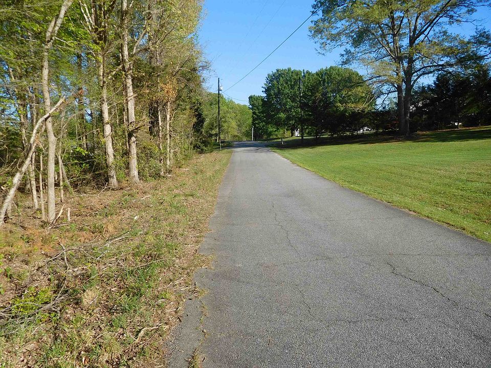 2nd image of Great Meadows Rd
