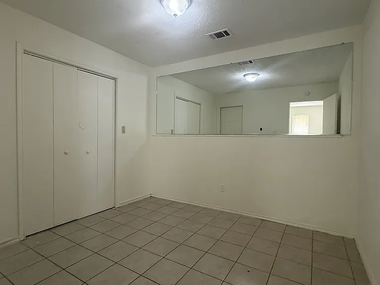 2057 W Walnut St #A — Photo 7