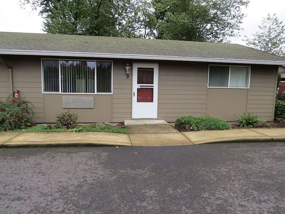 2nd image of 7926 SE Johnson Creek Blvd