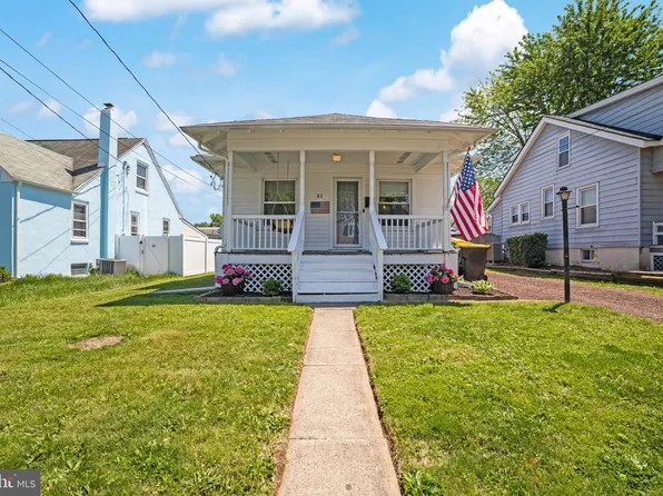 82 W Hamlin Ave, Telford, PA 18969