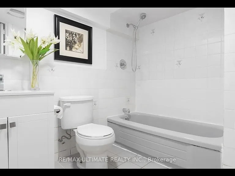 1133 Dufferin St #LOWER — Photo 6