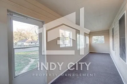 3534 N Parker Ave — Photo 2