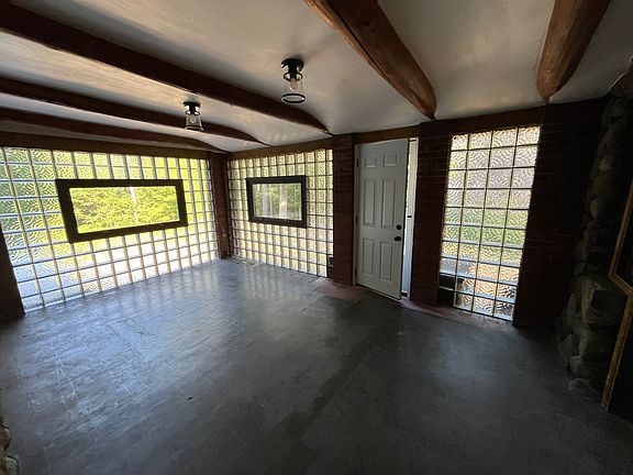 3rd image of 876 Plymouth St #1