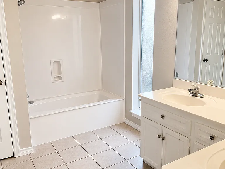 3204 Neuburg Ct — Photo 6