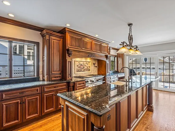 12 Davison Ave, East Rockaway, NY 11518