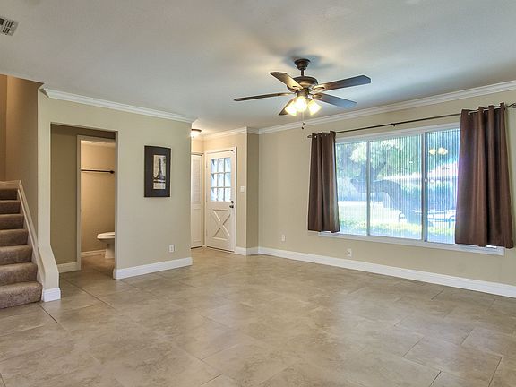 Entry & downstairs 1/2 bath