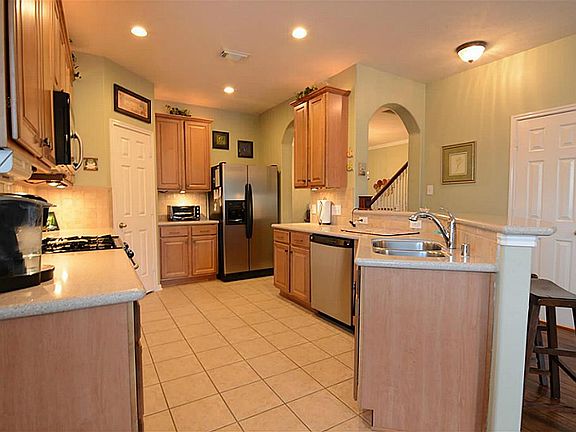 5th image of 14551 Bergenia Dr