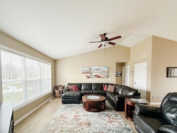 2nd image of 5262 Applewood Dr SW