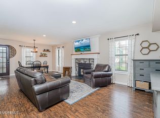 707 Wellington Pl, Aberdeen, NJ 07747