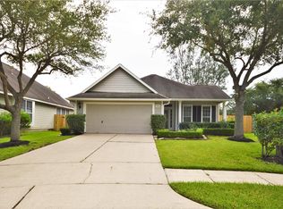 1410 Pebble Banks Ln, Seabrook, TX 77586