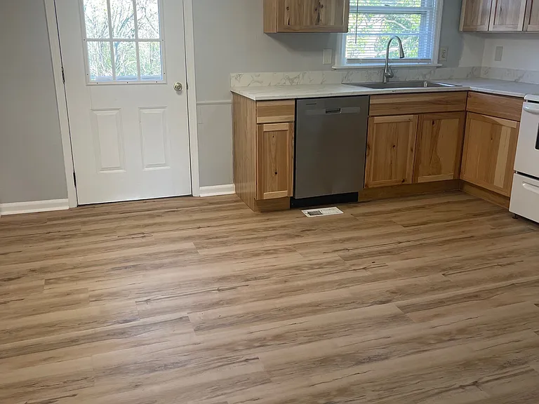 16 Hughes Ave — Photo 9