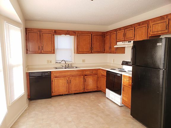 2nd image of 2716 Knob Ct