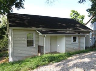 553 Dillard St, Martinsville, VA 24112