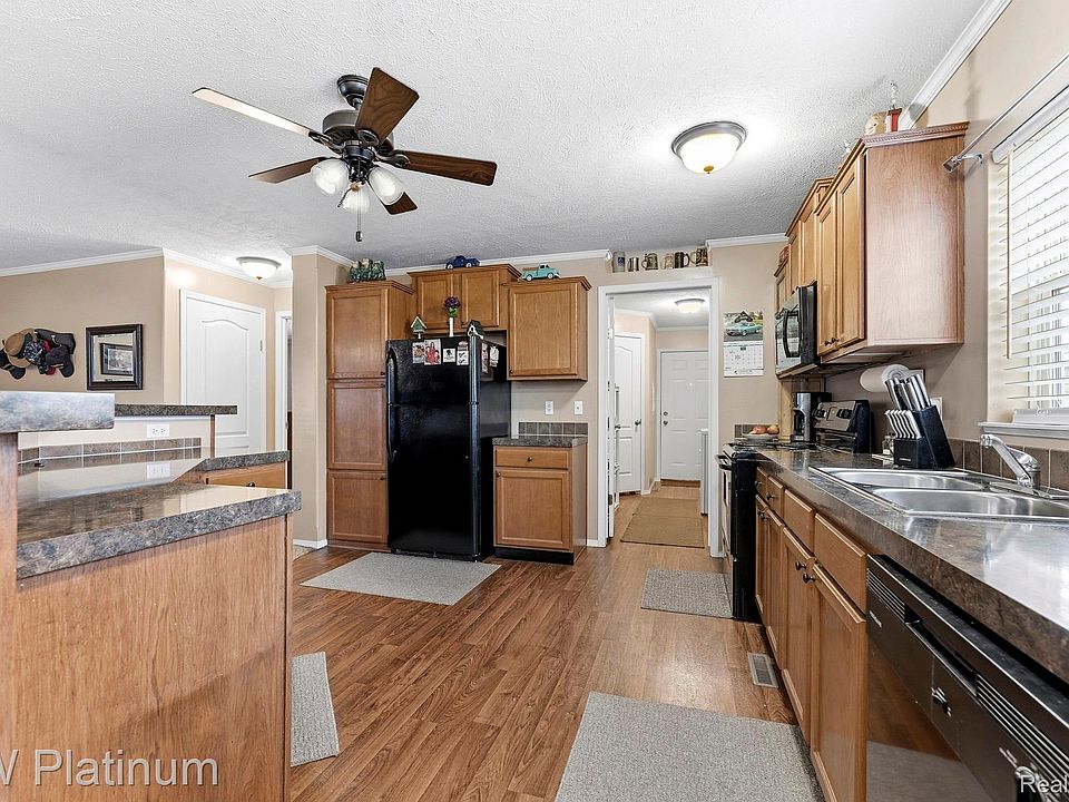 24494 Edwin Dr, photo 8