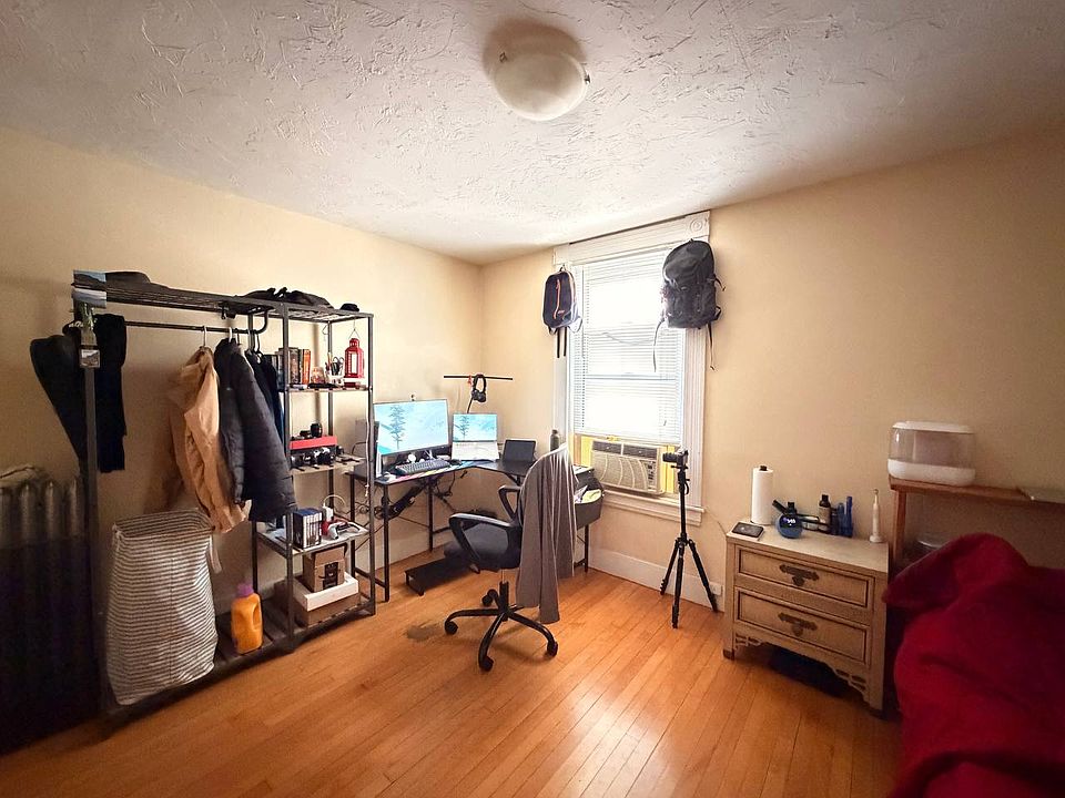 2nd image of 83 Russell St APT 2