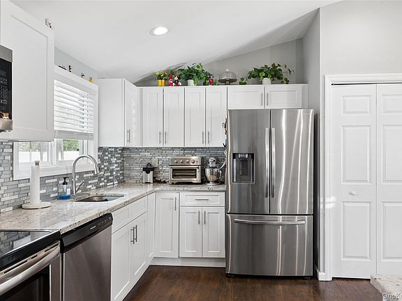 5th image of 47 Rexmere Avenue