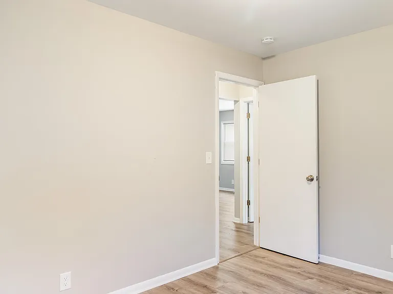 4222 S 51st St #7 — Photo 6