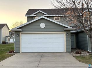 1209 N Pekin Pl, Sioux Falls, SD 57107