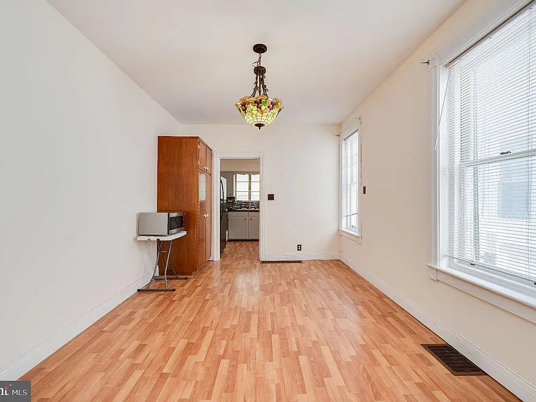 126 E Washington St — Photo 10