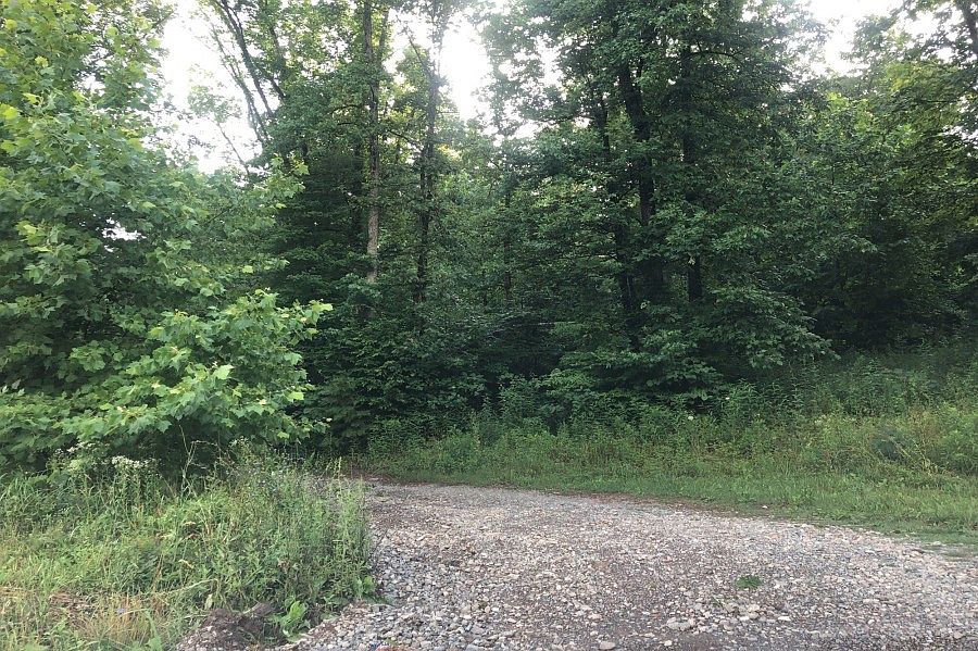 2nd image of 15842 Dayton Pike
