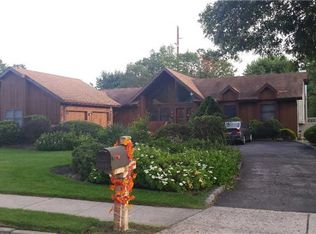 26 Bishop Ln, Holbrook, NY 11741