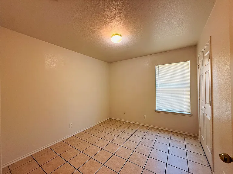 311 Jeff Gordon Dr #A — Photo 7