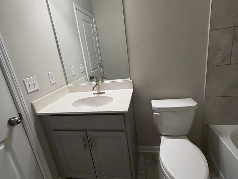 2590 Morehead St — Photo 39