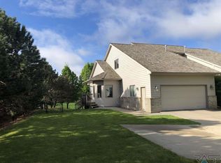 5204 S Briar Cir, Sioux Falls, SD 57108