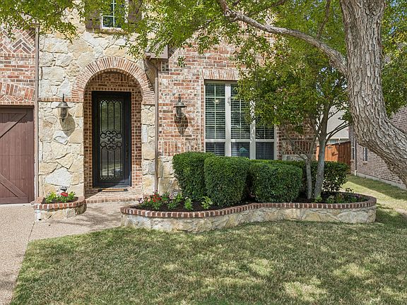 4th image of 2851 Earl Dr