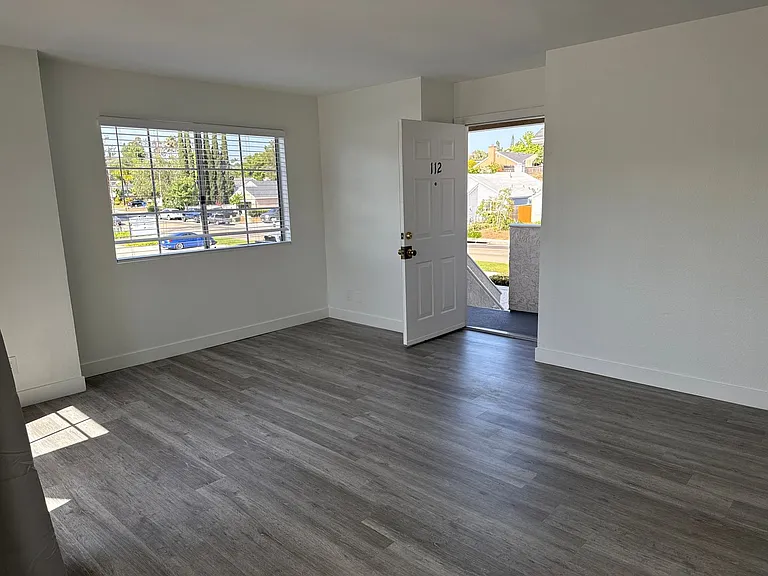 Reed and Brooke Apartments — Photo 23