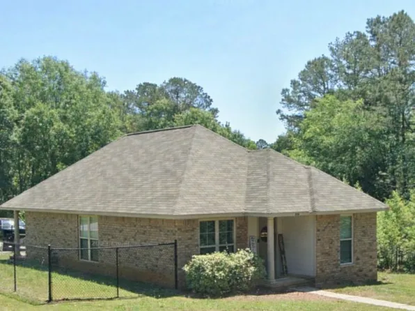 208 Martha George Hall Dr, Troy, AL 36081